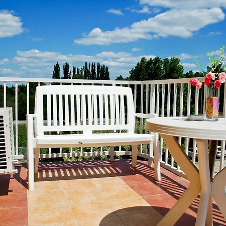 Kastely Panzio Ii. 게스트하우스