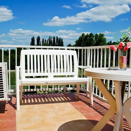 Kastely Panzio Ii. Guest house