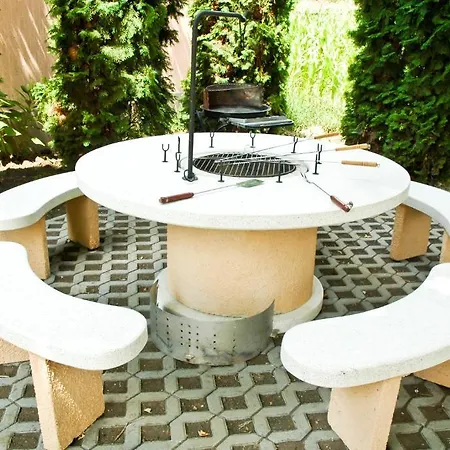 Kastely Panzio Ii. 게스트하우스