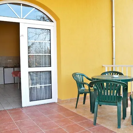Kastely Panzio Ii. Guest house