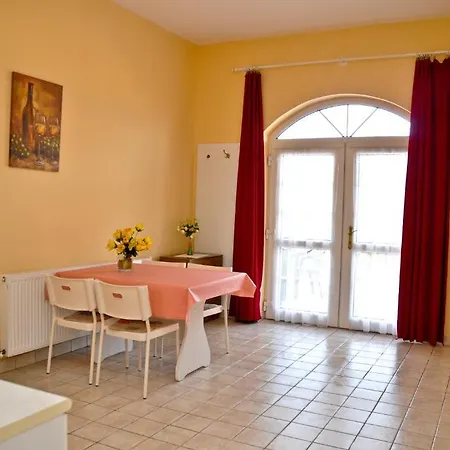 Kastely Panzio Ii. *