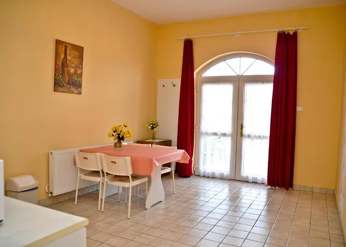 Kastely Panzio Ii. *